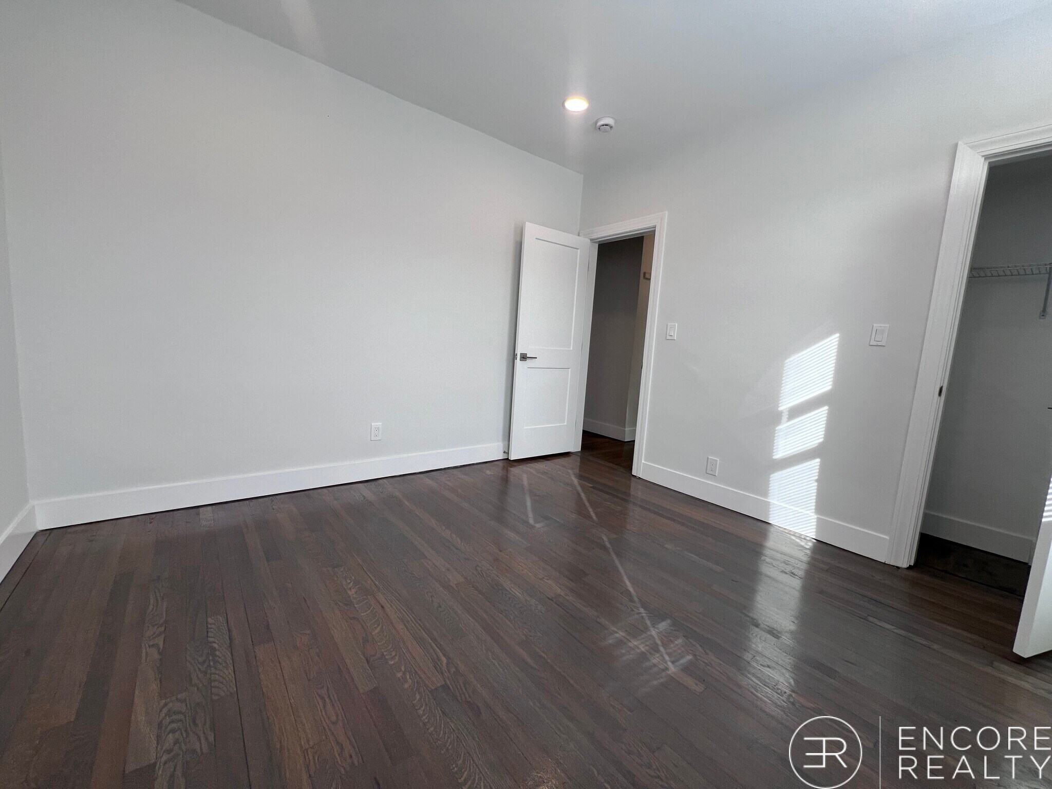 Building Photo - 111 Park Dr