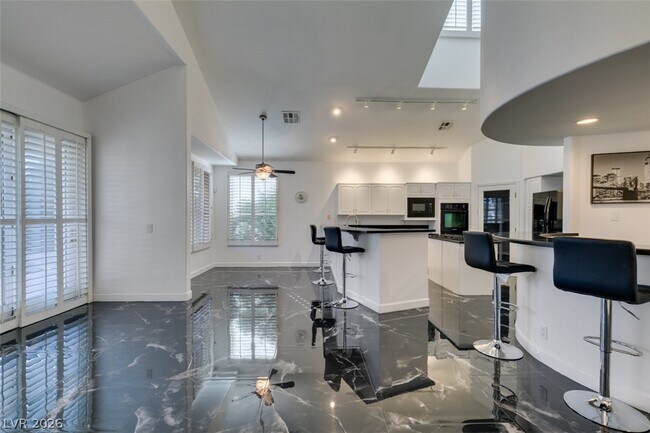 Building Photo - 174 Buena Ct