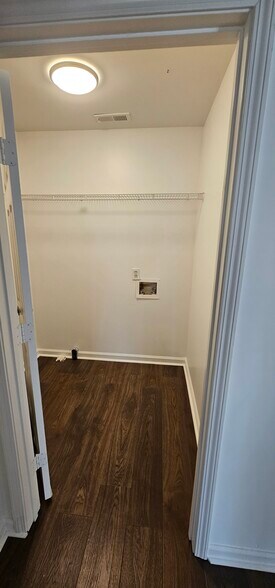 Building Photo - 5109 Marie Cir