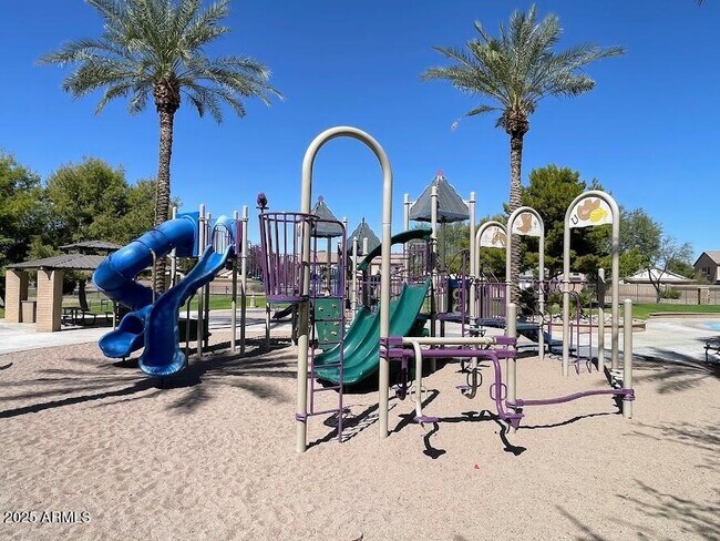 Building Photo - 44147 W Snow Dr