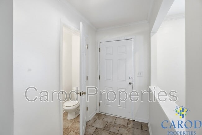 Building Photo - 3405 Broadwick St