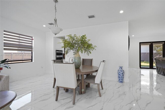 Building Photo - 2165 SW 145th Ave