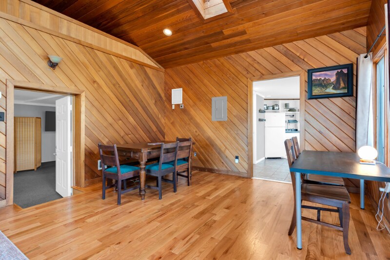 Building Photo - 51 Laurel Ave