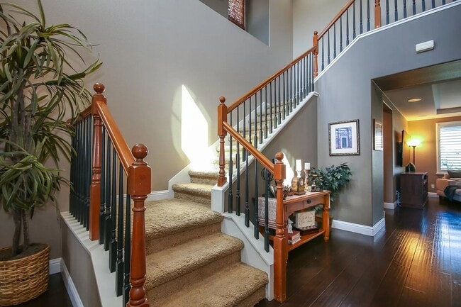 Building Photo - Amazing Solar Fosket Ranch Pool, Spa, Buil...