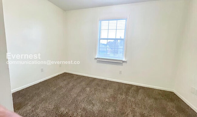 Building Photo - 928 SE 12 Terrace