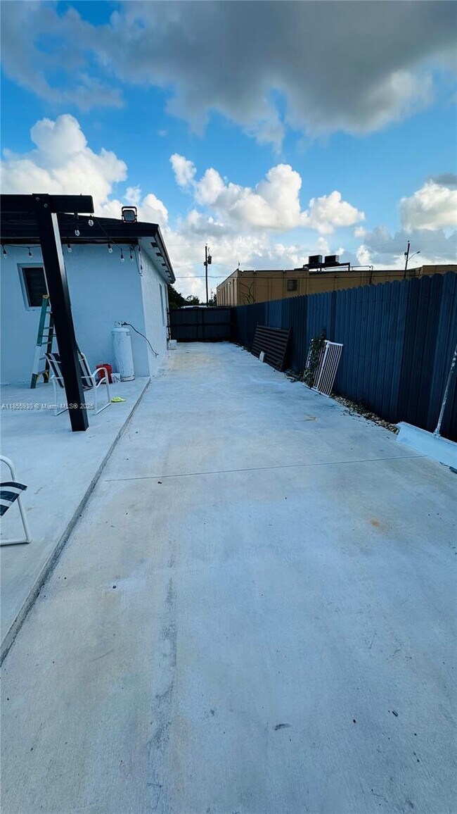 Building Photo - 3161 NW 69th St