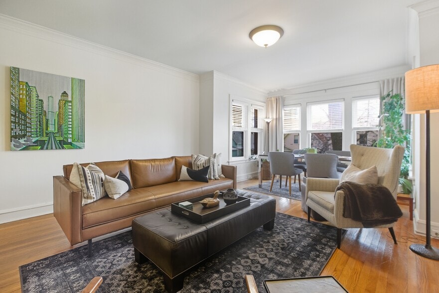 Building Photo - 1624 W Olive Ave