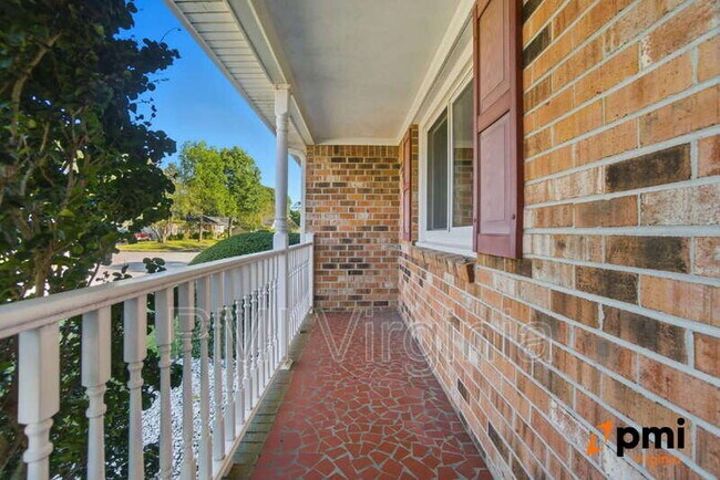 Building Photo - 436 Longleaf Rd