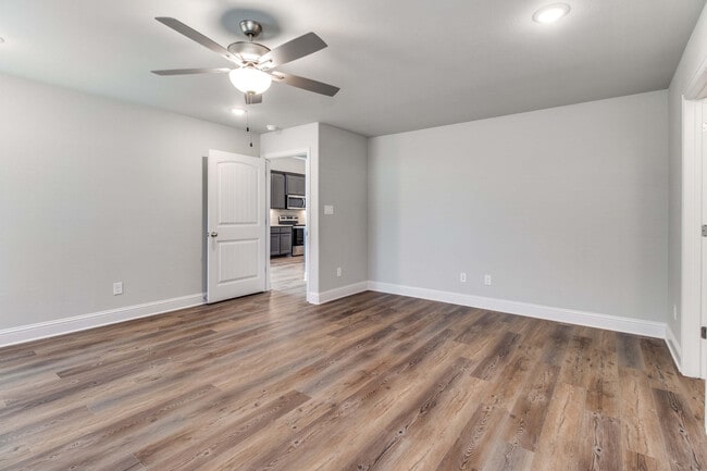 Building Photo - 2905 Orchid Dr
