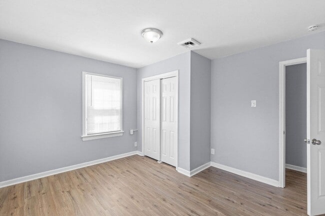 Building Photo - 251 Elbring Dr