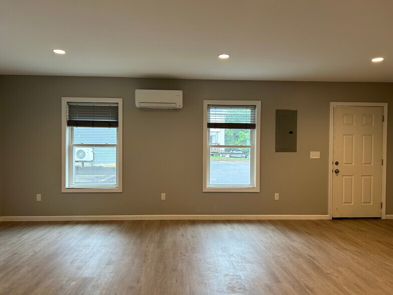 Building Photo - 64 Wooster St