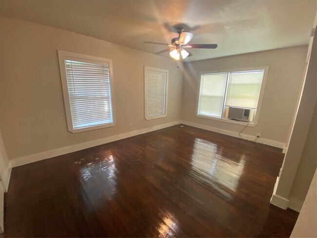 Building Photo - 1624 Holman St