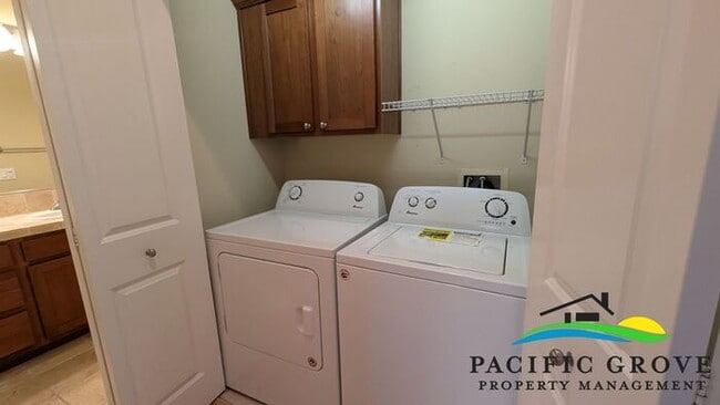 Building Photo - Refined 3-Bedroom Residence Offering Comfort and Function ALL UTILITIES INCLUDED