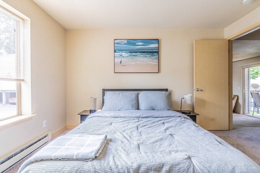 Building Photo - 14357 Linden Ave N