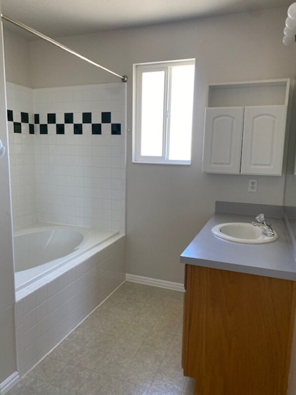Building Photo - 2022 N 850 W