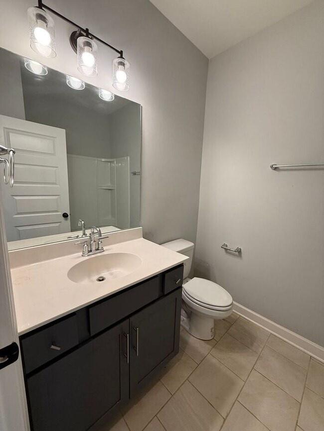 Building Photo - FOR RENT - Beautiful Townhome in Henderson...