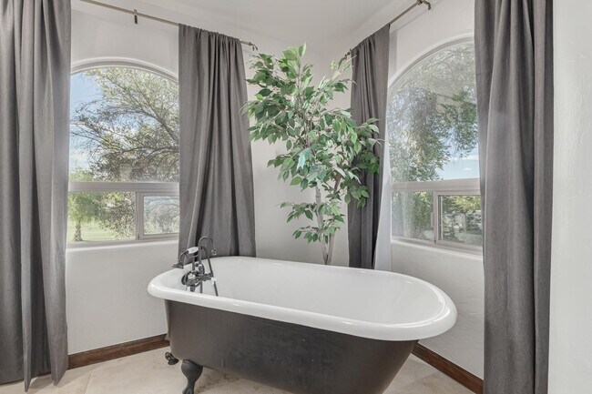 Building Photo - 16915 E Jacklin Dr