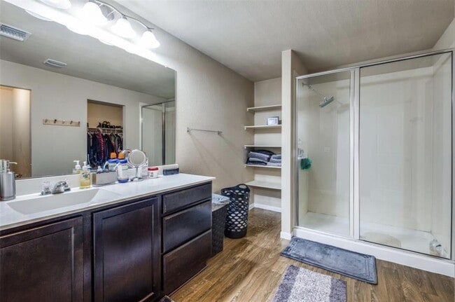 Building Photo - 405 Camellia Dr