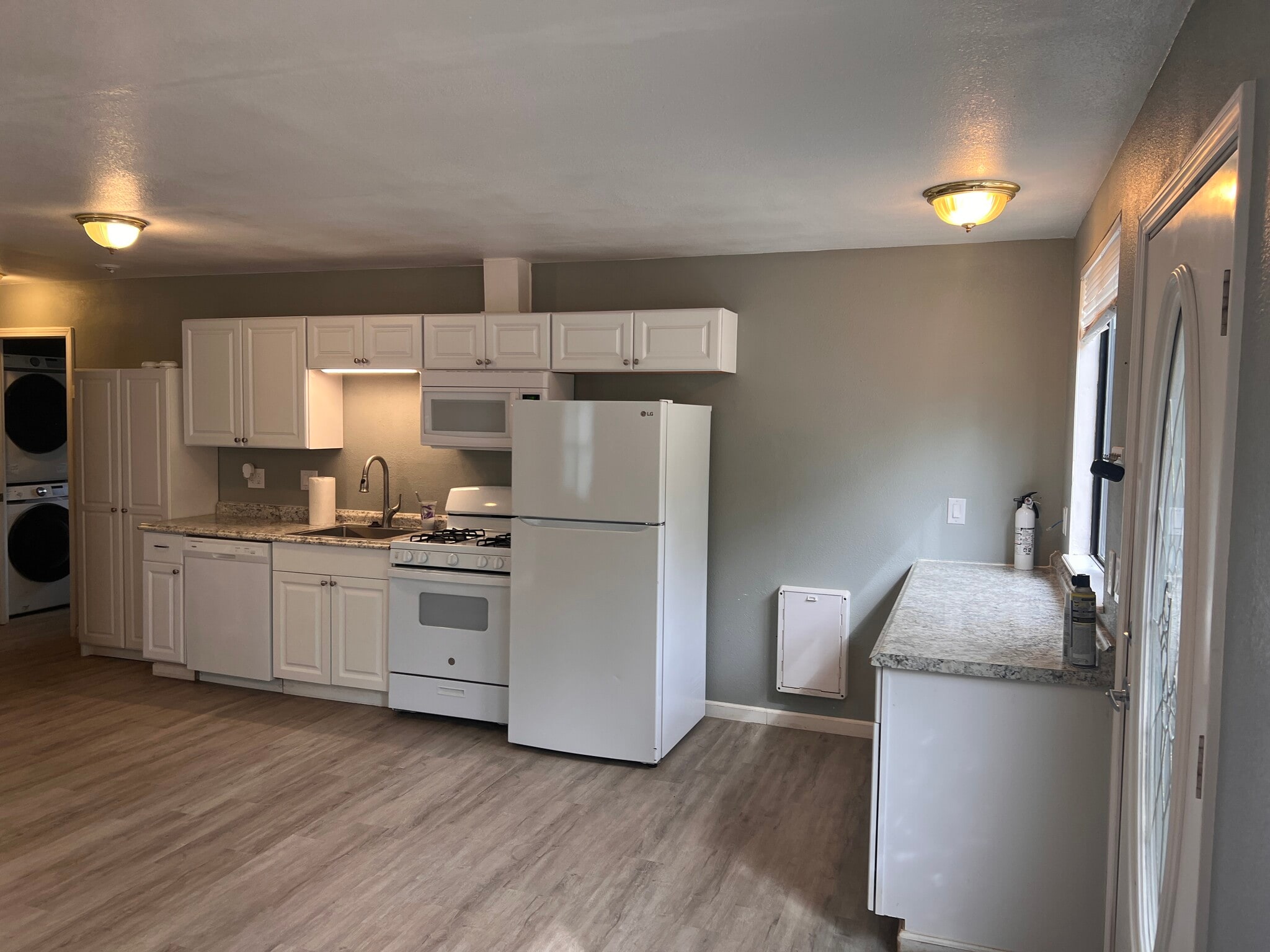 Kitchen - 20574 Sunset Ln