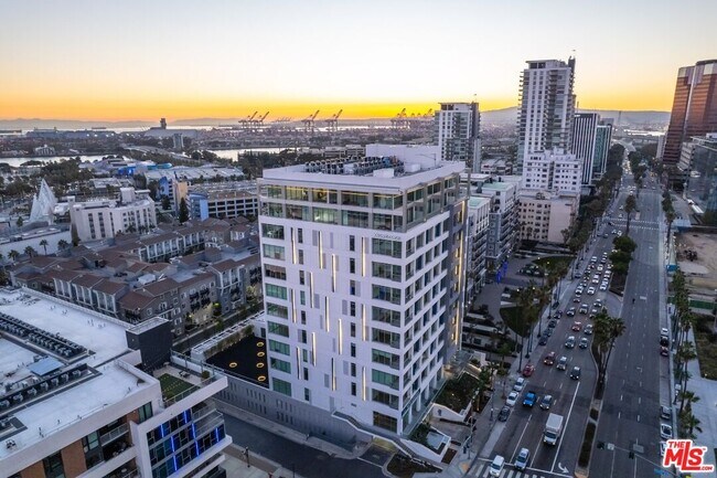 Building Photo - 200 W Ocean Blvd