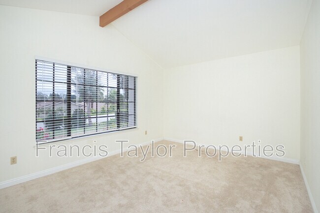 Building Photo - 3209 Avenida Hacienda