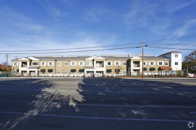 Building Photo - The Knolls at The Avenida