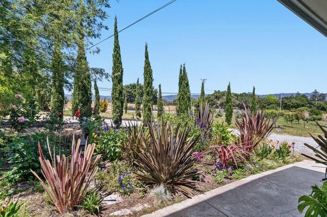Building Photo - Watsonville: Tranquil Home & Ranch/Farm on...