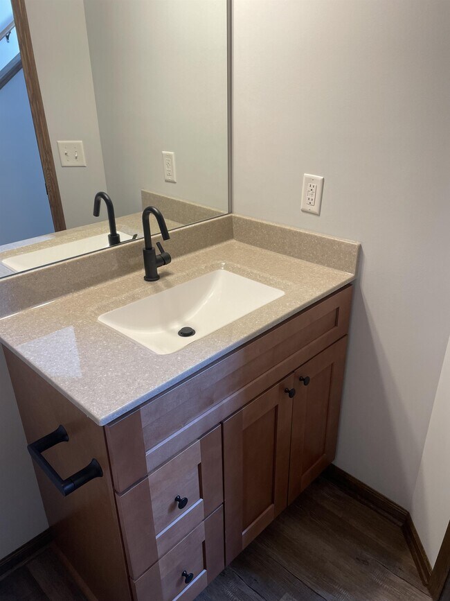 Building Photo - 9216 Peregrine Rd