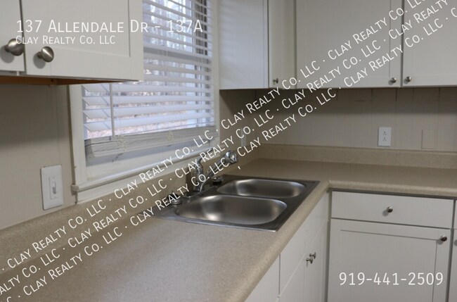 Building Photo - 137 Allendale Dr