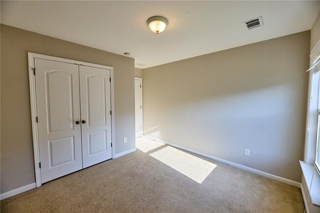 Building Photo - 5930 Falls Landing Dr