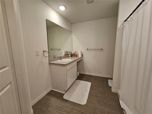 Building Photo - 32 Ramrock Ln