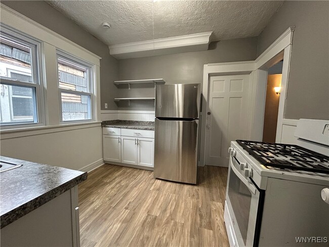 Building Photo - 108 Lisbon Ave