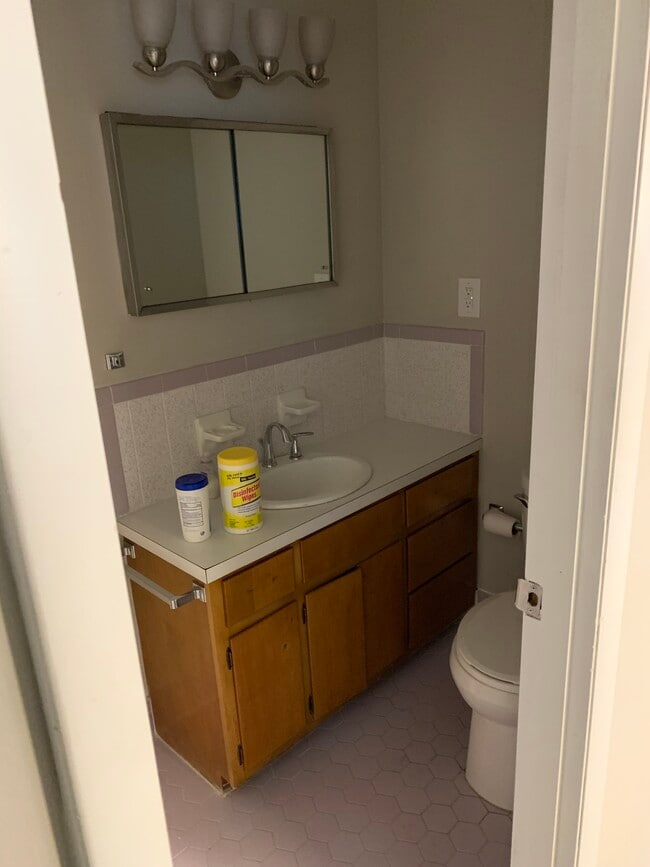 Building Photo - 3301 Buckeye Ct