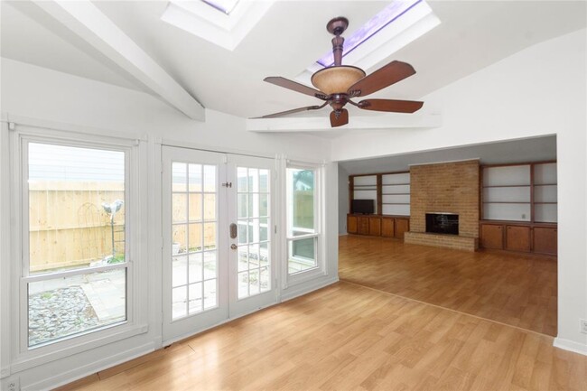 Building Photo - 11866 Briar Forest Dr