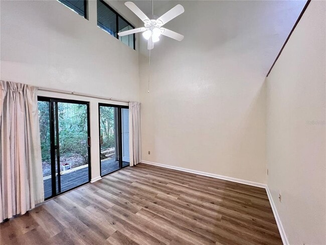 Building Photo - 313 SW 54th Dr