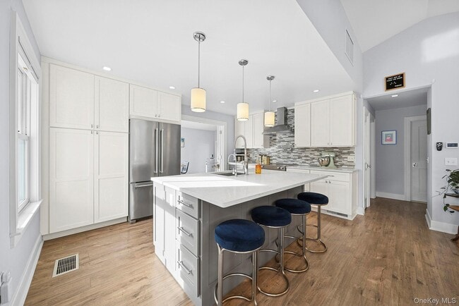 Building Photo - 37 Maryland Blvd