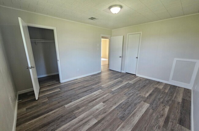 Building Photo - 9733 Cotton Loop