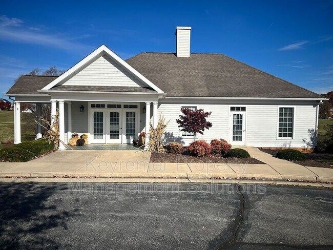 Building Photo - 18 Spring View Dr