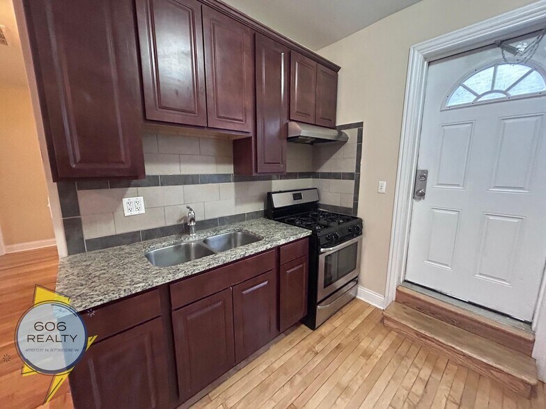 Building Photo - 3205 N Central Ave