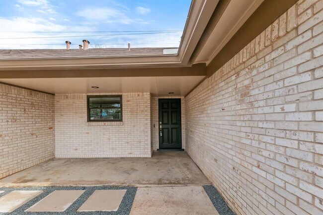Building Photo - 7603 Barcelona Cove