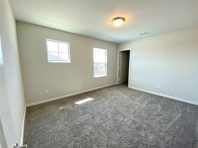 Building Photo - 1800 Canyon Ln