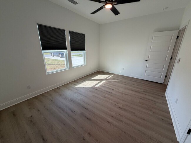 Building Photo - 1303 Louisiana Ave