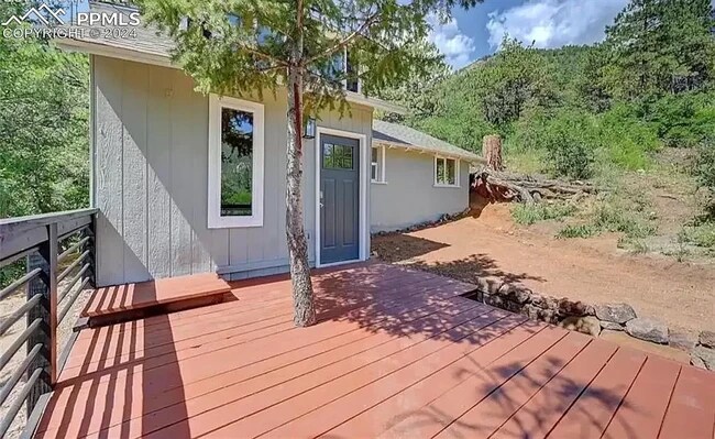Front of house - 8255 Oak St