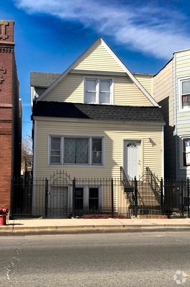 Building Photo - 1828 N Pulaski Rd