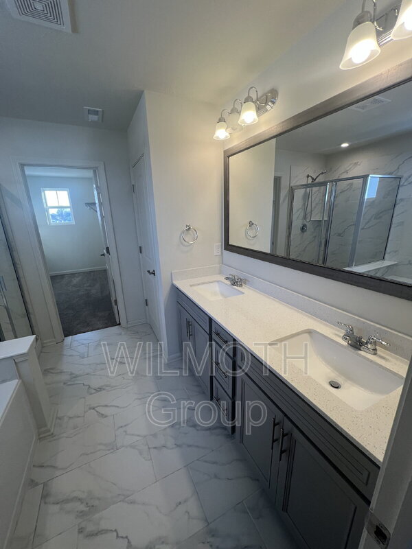 Building Photo - 5374 Noble Crossing Pkwy W