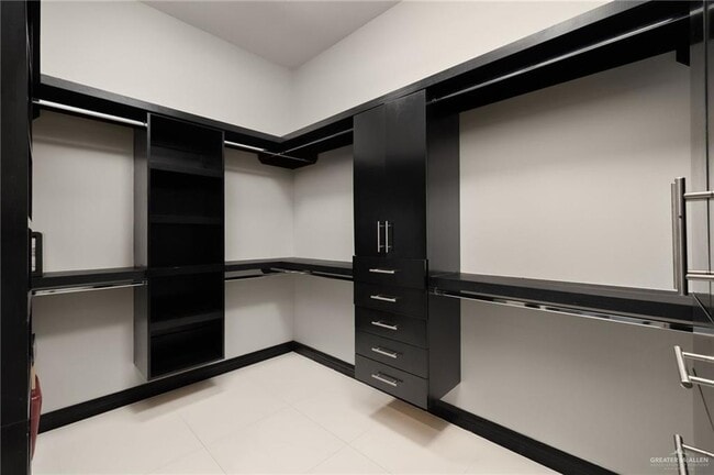 Building Photo - 20 Mockingbird Ave