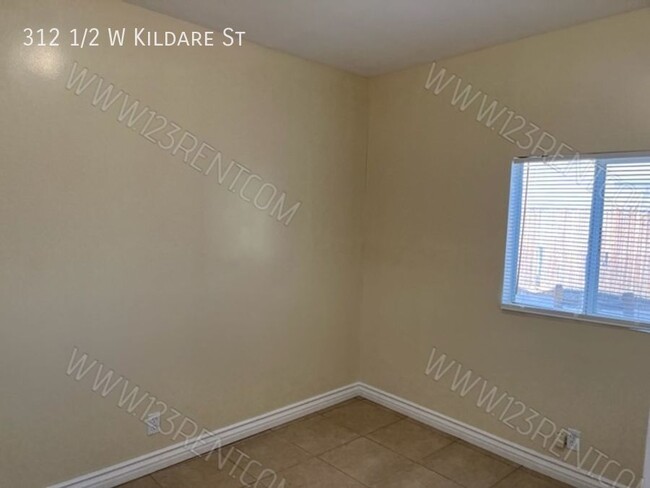 Building Photo - 2BD/1.5 BTH TWO STORY APT WEST LANCASTER