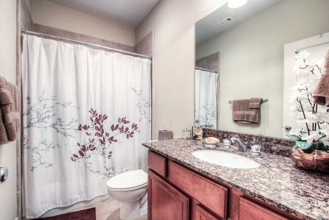 Building Photo - 3815 Center Plaza Dr