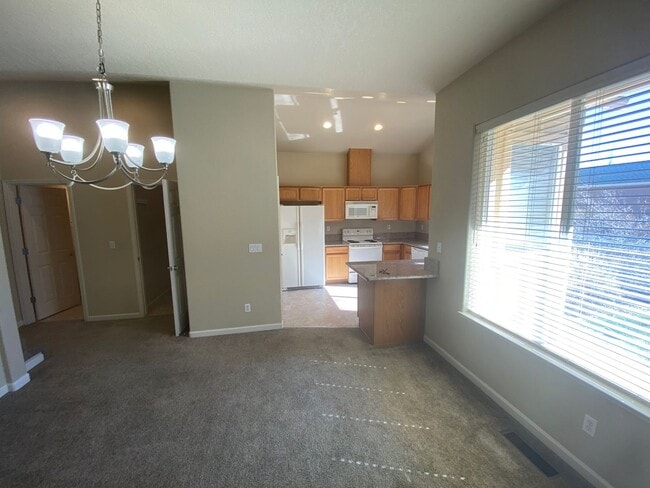 Building Photo - Sparks - Gated Community - 2 Bed 2.5 Bath - $200 OFF FIRST MONTHS RENT SPECIAL!