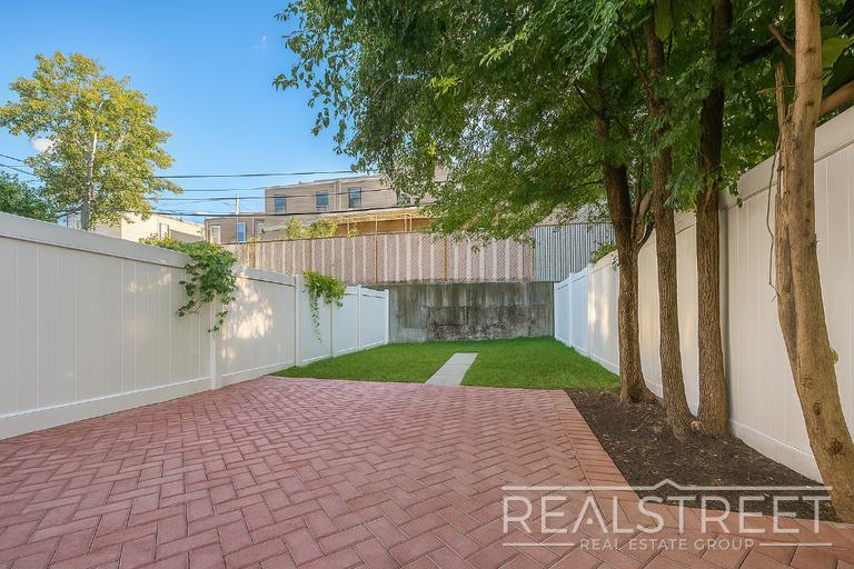 Building Photo - Brand New 2 Bed with Private Yard Bed Stuy...